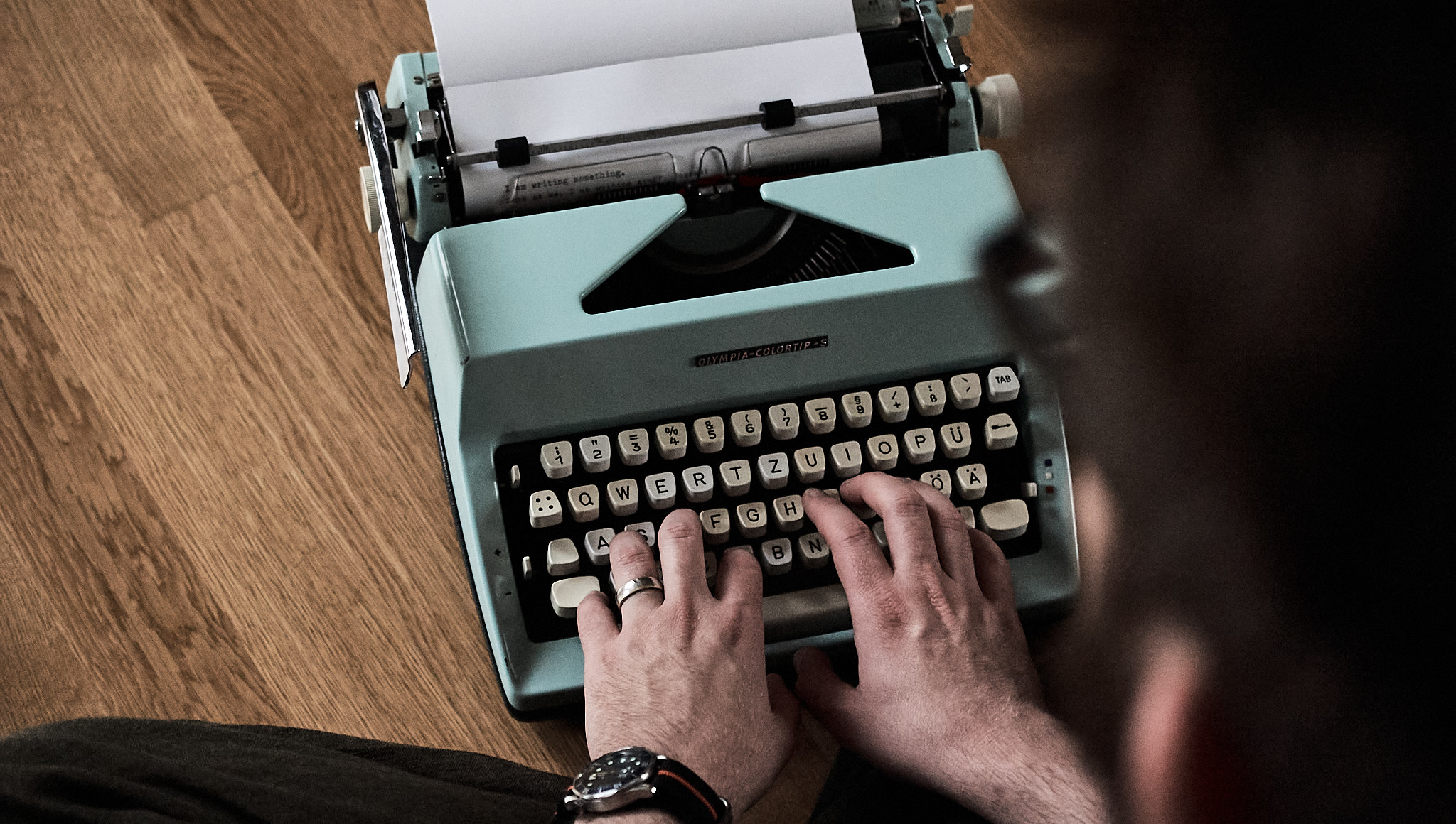 /img/2020/i-am-writing-something.jpg /img/2020/i-am-writing-something.jpg