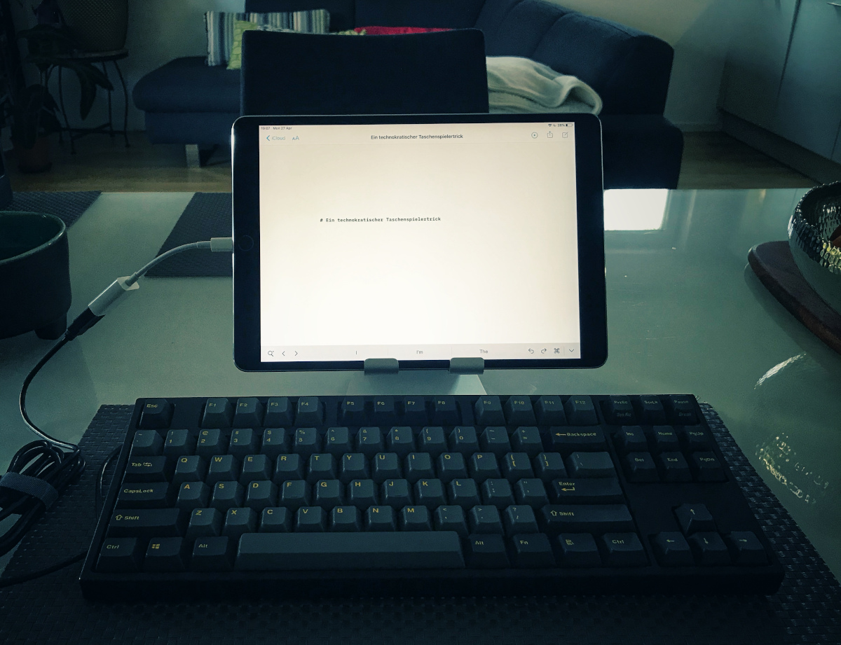 /img/2020/ipad-keyboard.jpg