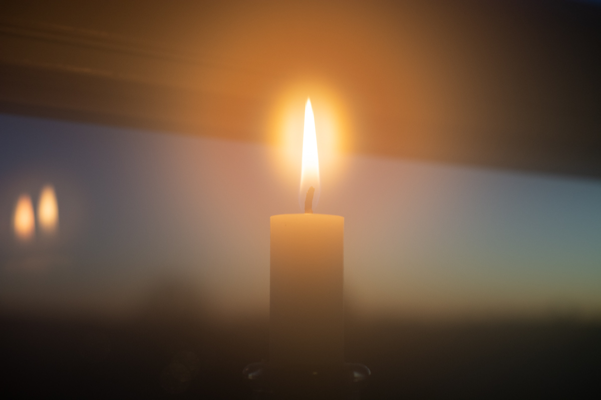 /img/2023/candle-xmas-2016.jpg