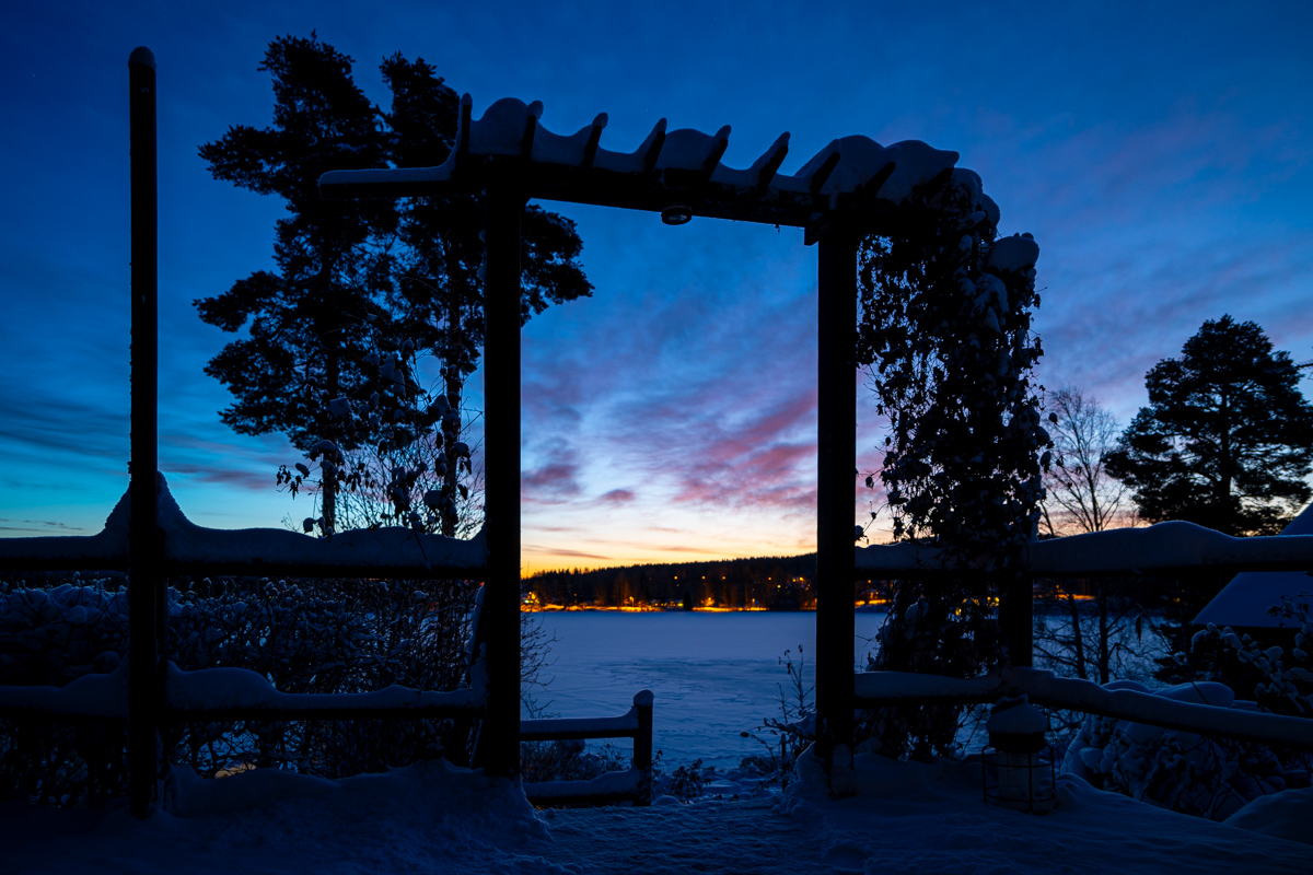 /img/2024/dalarna-frozen-lake-gate.jpg /img/2024/dalarna-frozen-lake-gate.jpg