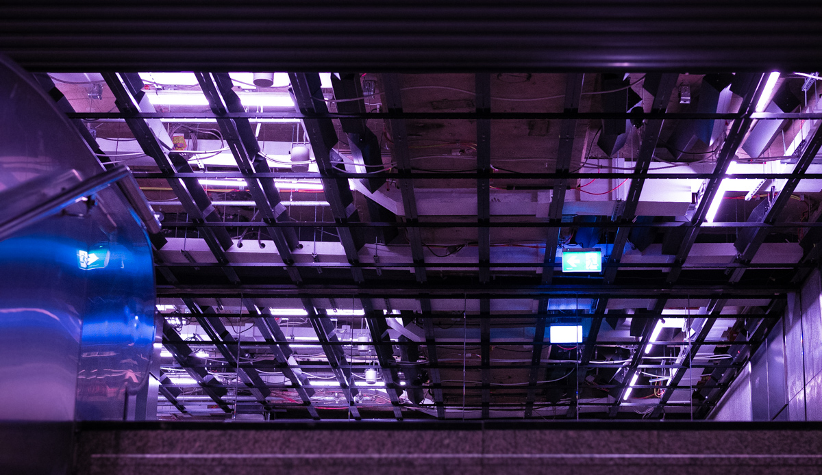 /img/photos/2024/spaceship-corridor.jpg